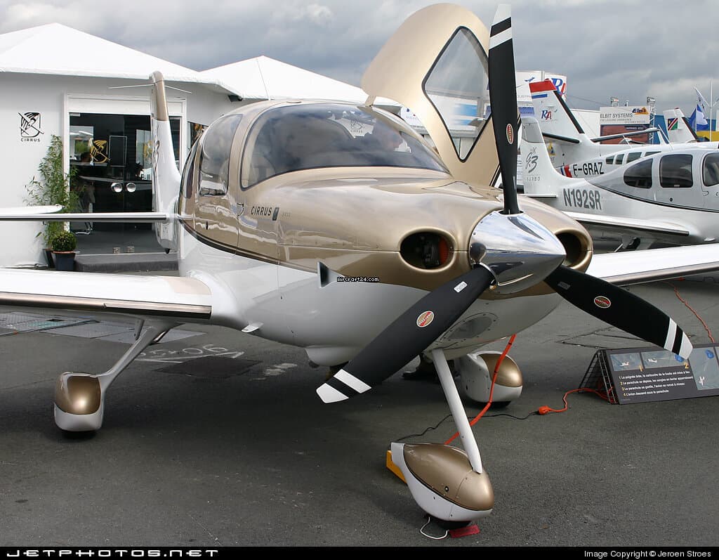 Cirrus SR22
