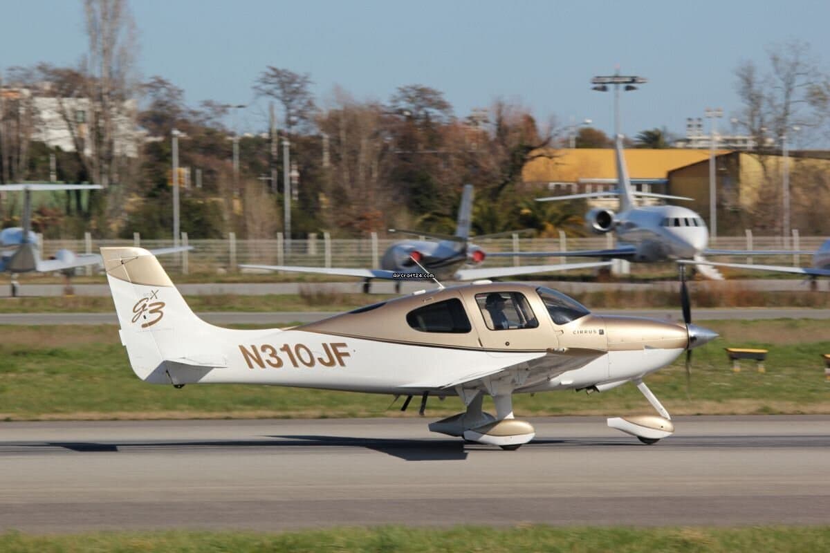 Cirrus SR22