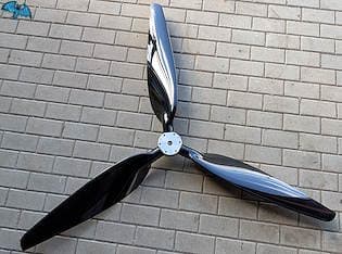 NEUFORM Propeller im Topzustand Der Prop war nur einige Stunden(max. 10h) in Betrieb, da