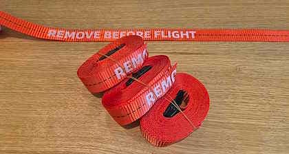 4 Stück Spanngurte Ca 4m lange und 25mm breite Spanngurte mit Aufschrift: REMOVE BEFORE F