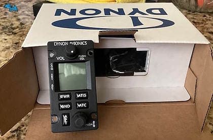 Excellent Dynon Avionics com head Has control knob and buttons for TWR, ATIS, GND, ATC functions. In original box. 200€ Vanessza Lukács vanessza.lukacs(at)post.com
