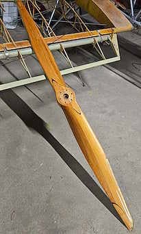 3× Props zu verkaufen 1× 2 Meter Dunkler Holzpropeller grundüberholt, einsatzbereit, 1000